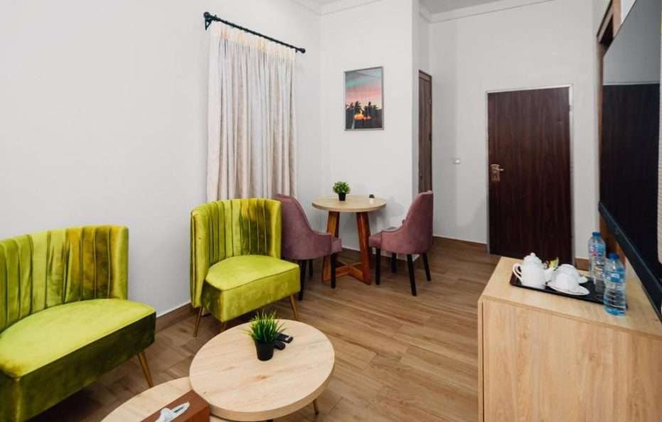 Deluxe King Suite