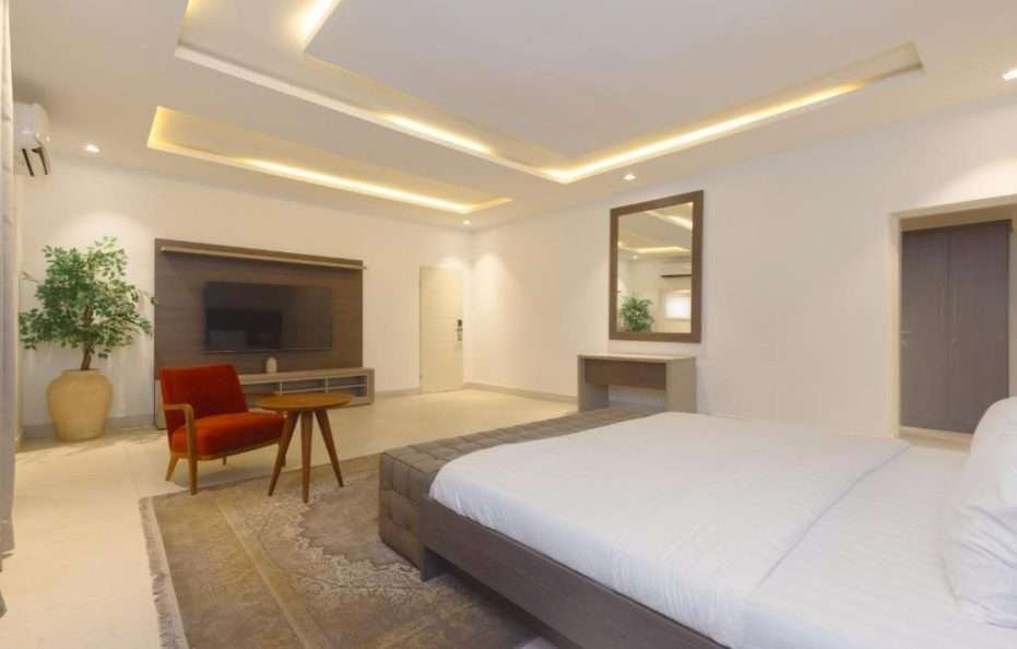 D’Crown Place, Idu