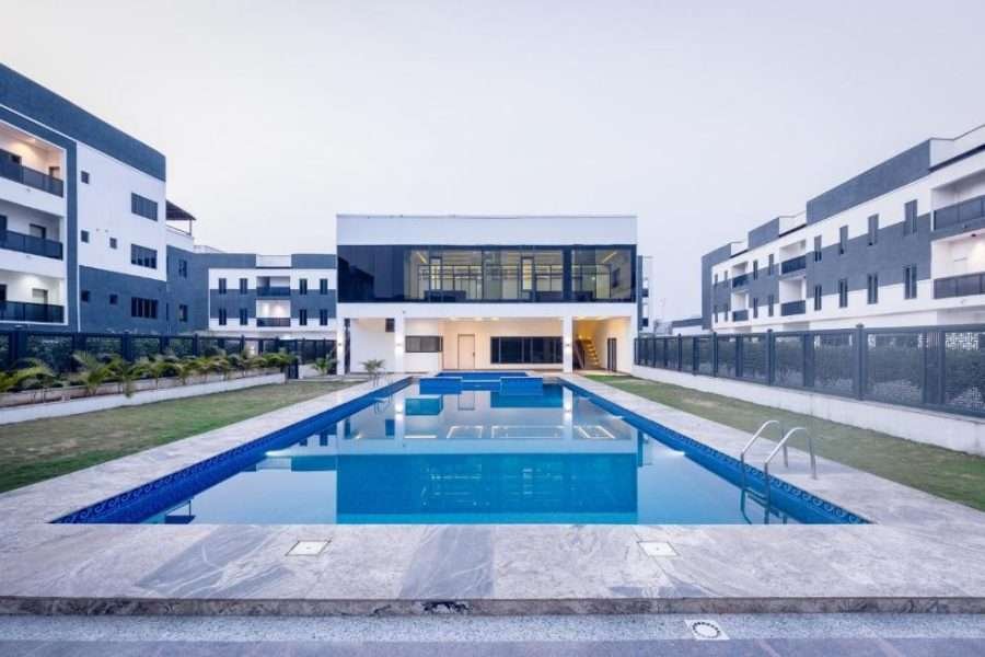D'Crown Place, Idu