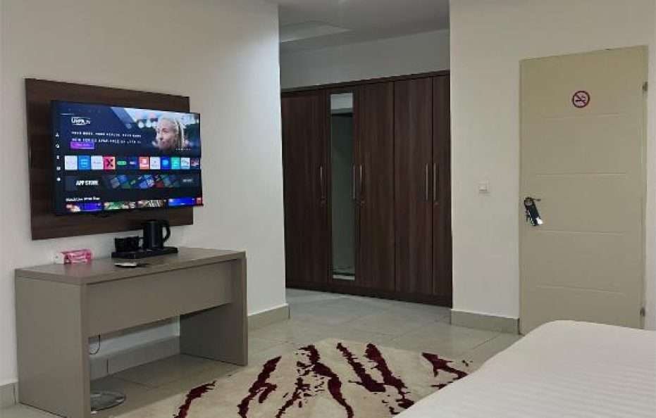 Deluxe Room — D’Crown Place Idu Abuja
