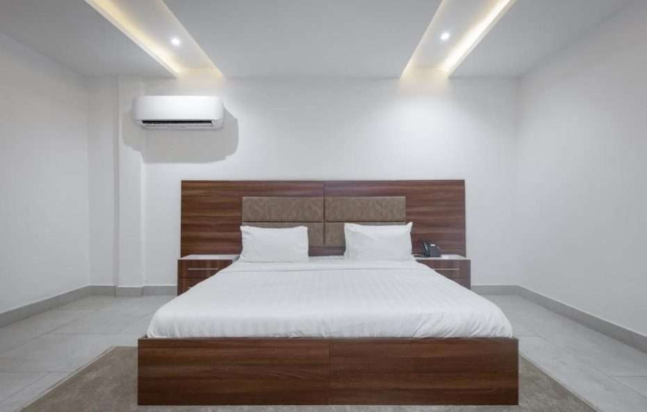Deluxe Room — D’Crown Place Idu Abuja