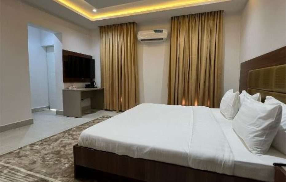 Standard Room — D’Crown Place Idu Abuja