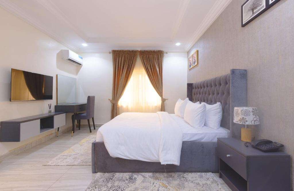 Three-Bedroom Standard Apartment at The Capital Apartments